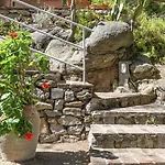 Iris - Beautiful Terrace And Garden Overlooking The Sea *
